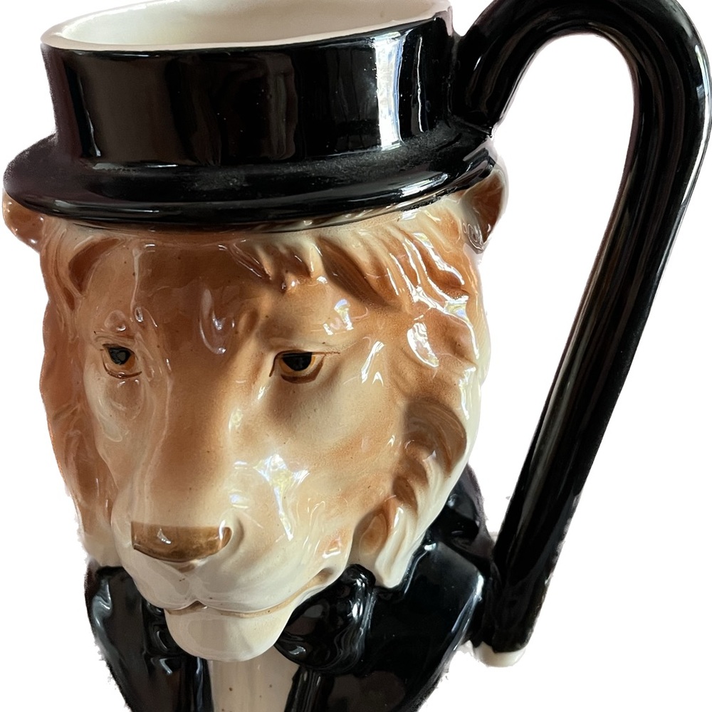 Vintage Lion mug